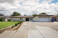 Building Photo - HOUSE