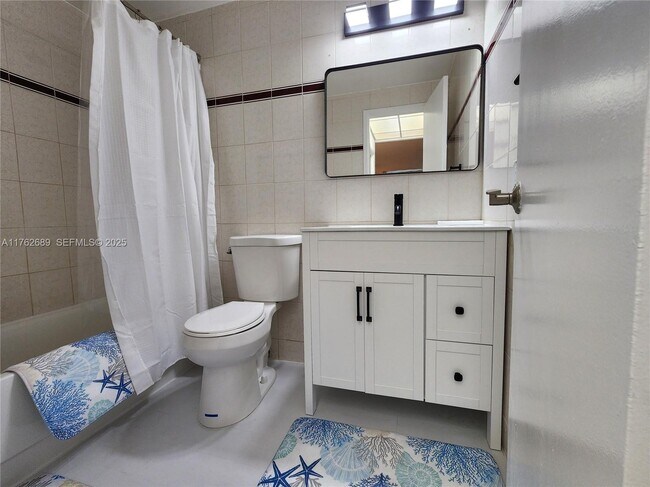 Building Photo - 3505 S Ocean Dr