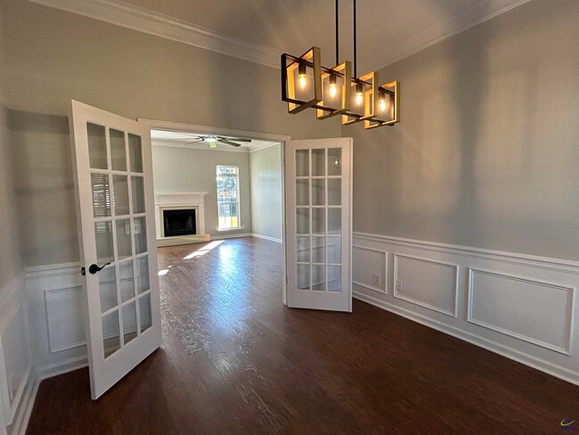 Building Photo - 166 Holly Pointe