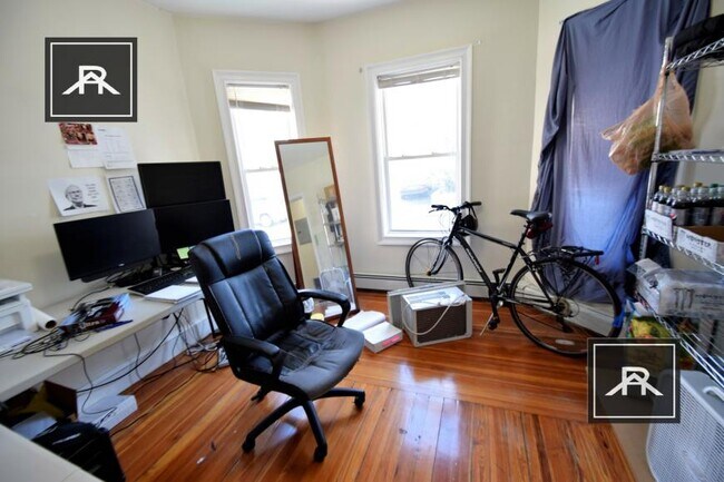 Building Photo - 3 bedroom in Medford MA 02155