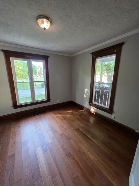 Building Photo - 164 E Church St