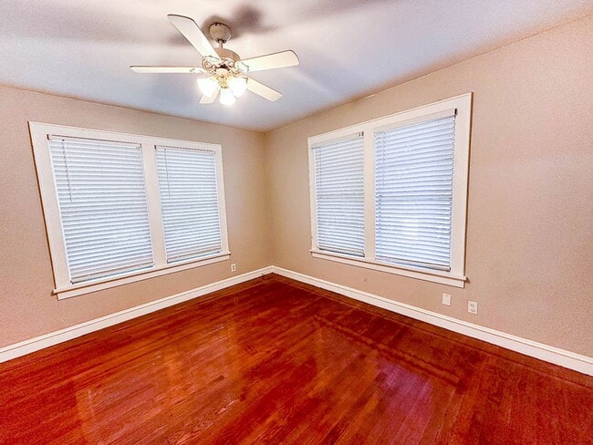 Building Photo - 3 bedroom house in Highland!