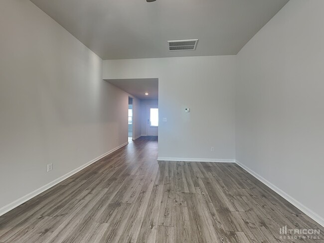 Building Photo - 123 Harvest Cir