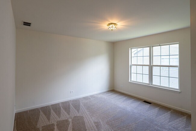 Building Photo - 2803 Bluewater Cir