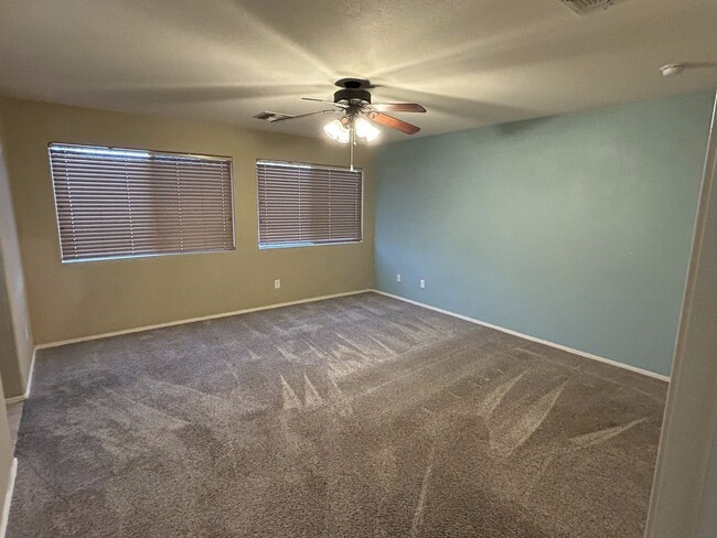 Building Photo - Spacious 5BR Duplex in Maricopa