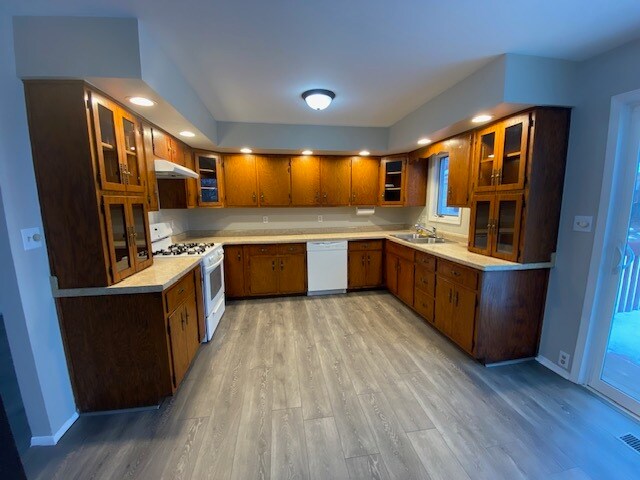 Building Photo - 230 Healy Ave