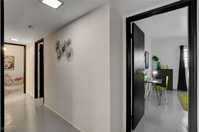 Building Photo - 1558 Aztec Way