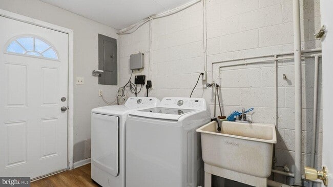 Building Photo - 1984 Arwell Ct