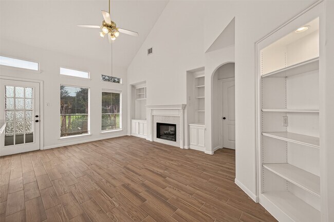 Building Photo - 3206 Shadowfern Ct