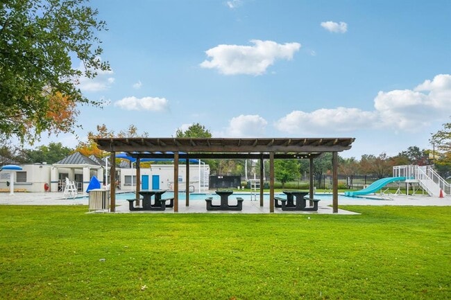 Building Photo - 16800 Bailey Jean Dr