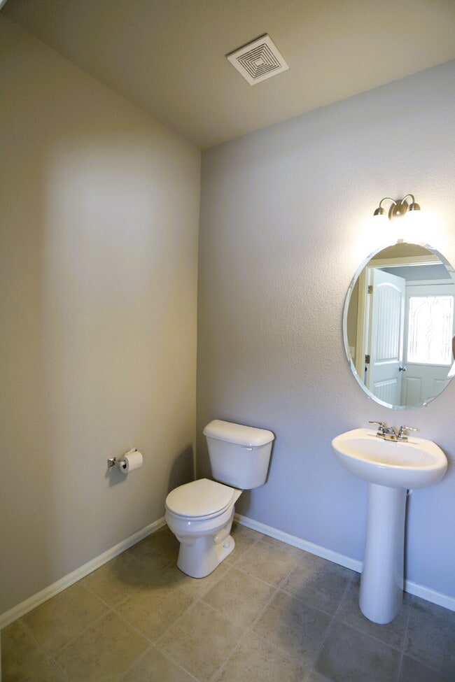 Building Photo - Townhouse Living Redefined — Comfort, Spac...
