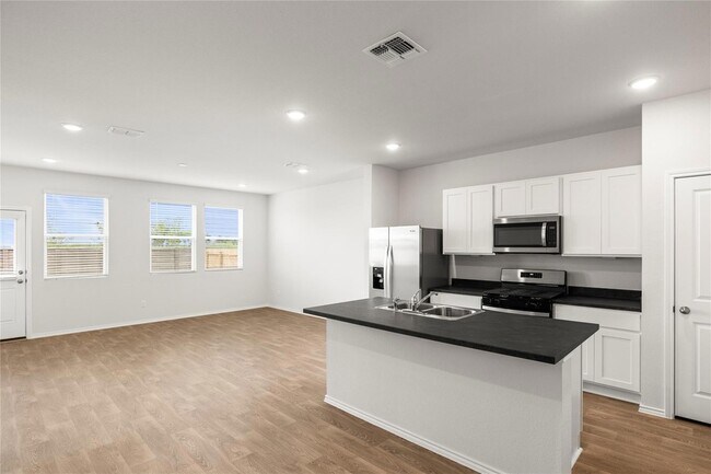 Building Photo - 131 Kendall Ln