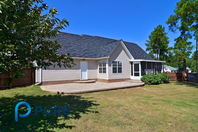 Building Photo - 209 Pine Loop Dr