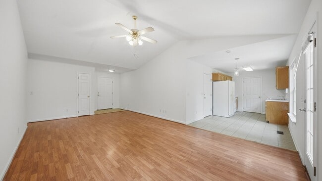 Building Photo - 3 bedroom East Brainerd Home!