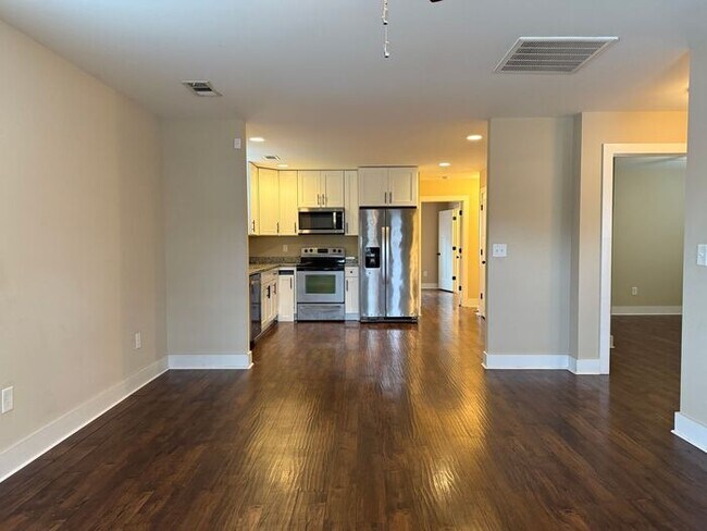 Building Photo - Lovely 3 Bed 2 Bath House in Old Hickory - Fenced in Yard