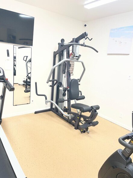 Building Photo - 245 S Helix Ave