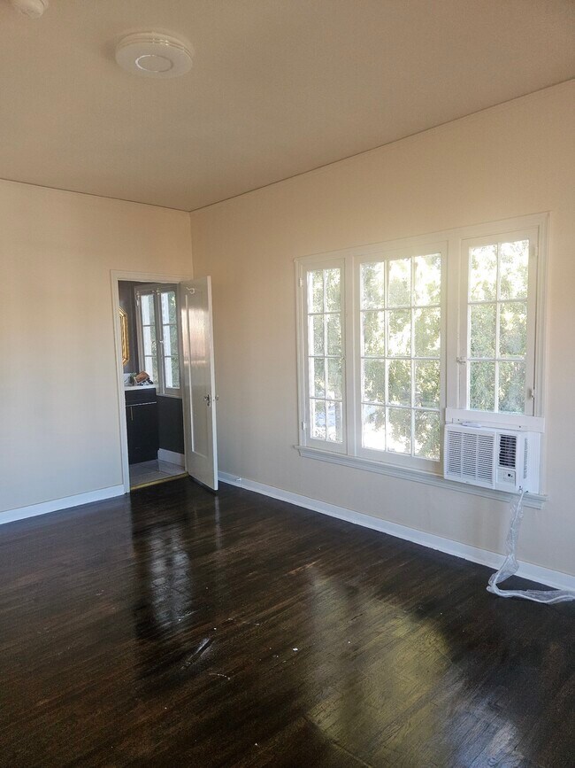 Building Photo - 1460 S Holt Ave