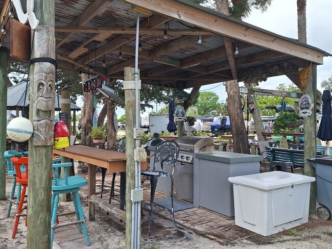 Building Photo - BOUCHELLE ISLAND - RIVER FRONT 2BR 2BA LON...