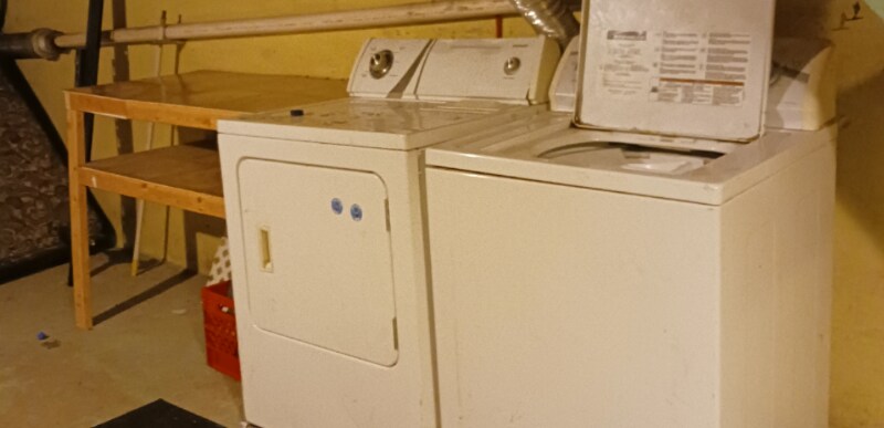 Building Photo - 104 1/2 Rose St