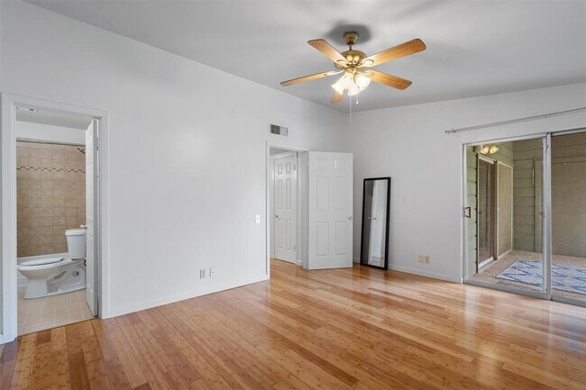 Building Photo - 1304 Mariposa Dr