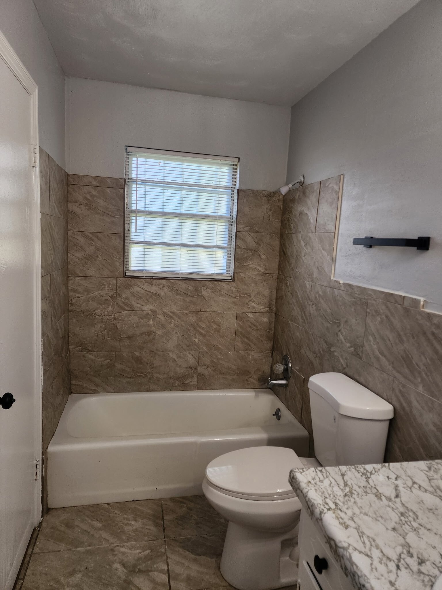 Building Photo - 2166 Fortune Ave