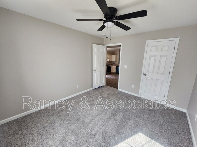 Building Photo - 515 S 20th St