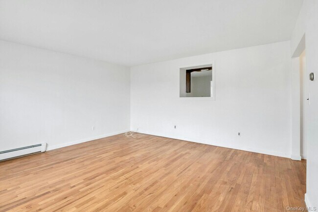 Building Photo - 105 Woodside Ave