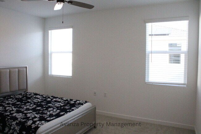 Building Photo - 3422 N Ensanada Ave