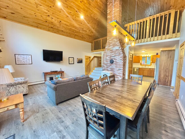 Building Photo - 5 Bracken Ln