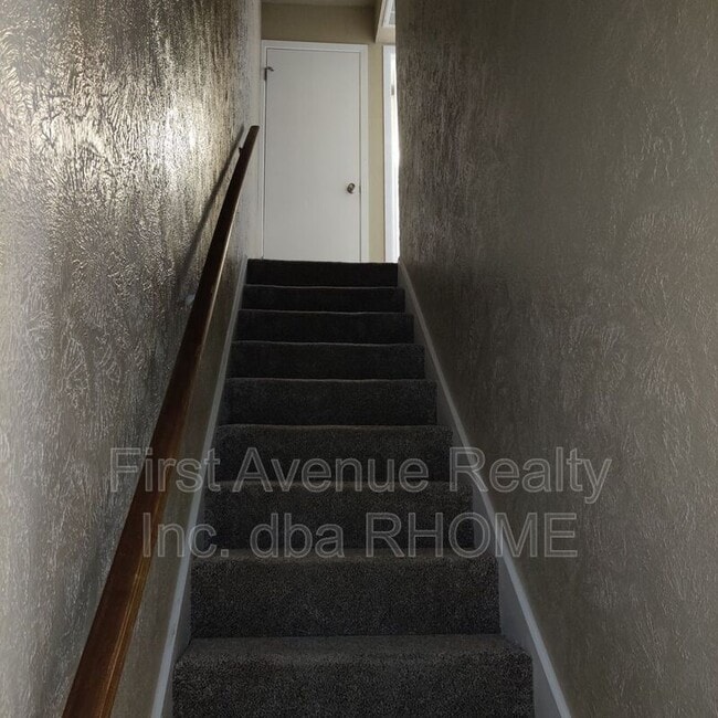 Building Photo - 3022 Forest Ln