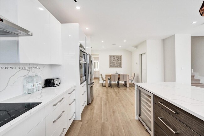 Building Photo - 1617 NE 11th St