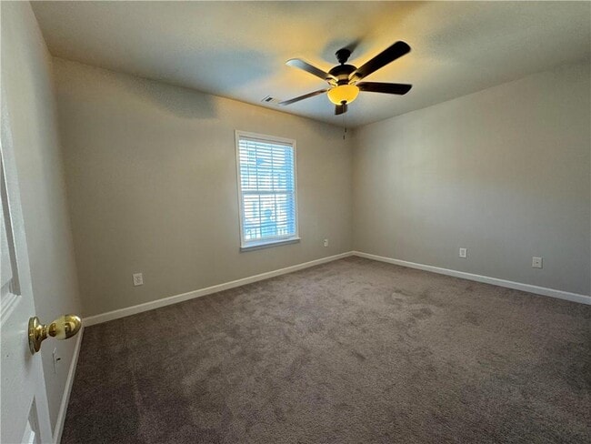 Building Photo - 10905 Brunson Dr