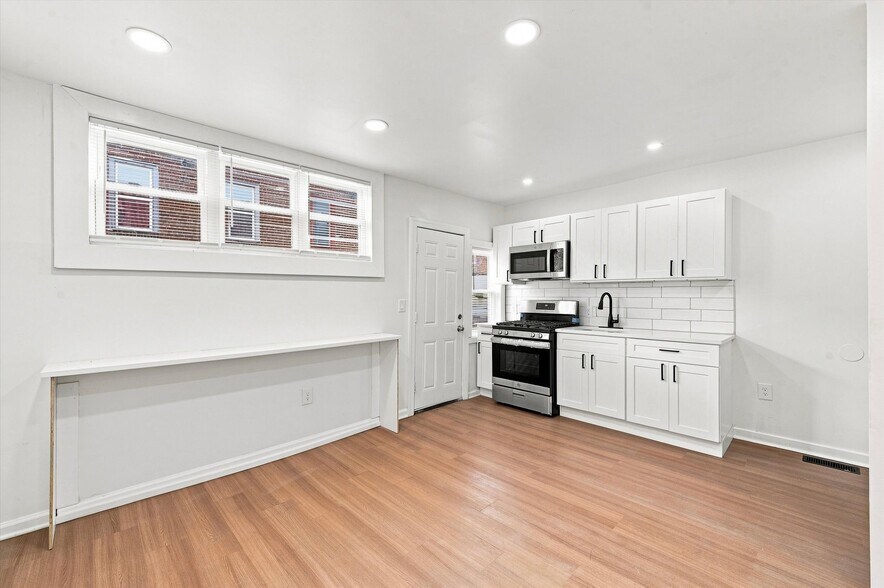 Building Photo - 6711 Linmore Ave