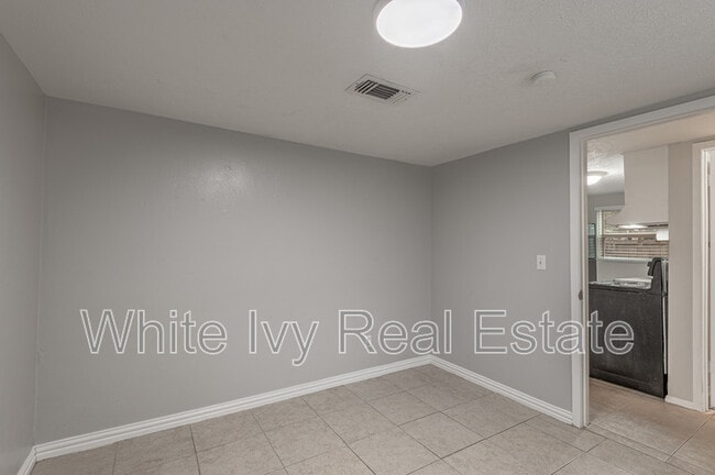 Building Photo - 26620 Primrose Ct