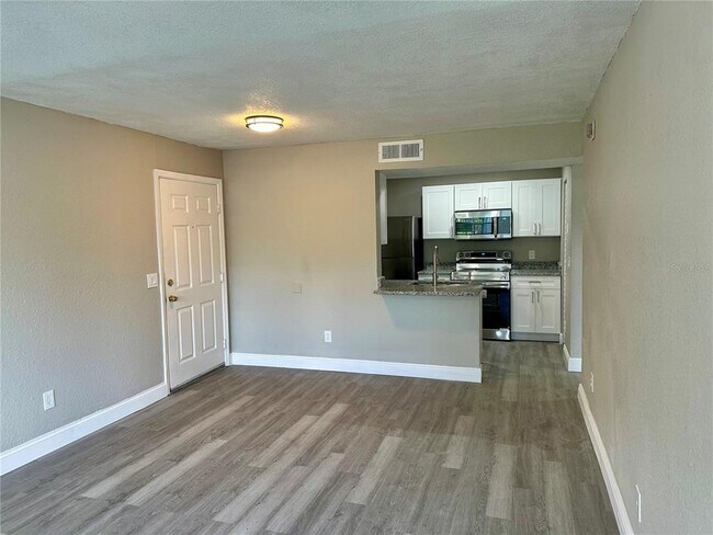 Building Photo - 1025 S Hiawassee Rd