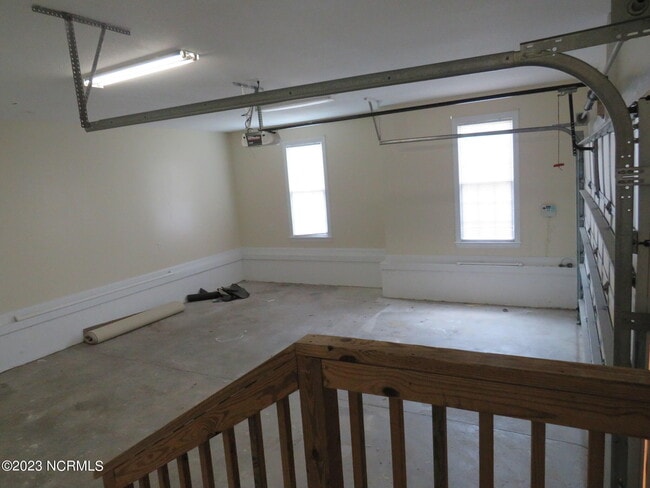 Building Photo - 400 Landfall Ct