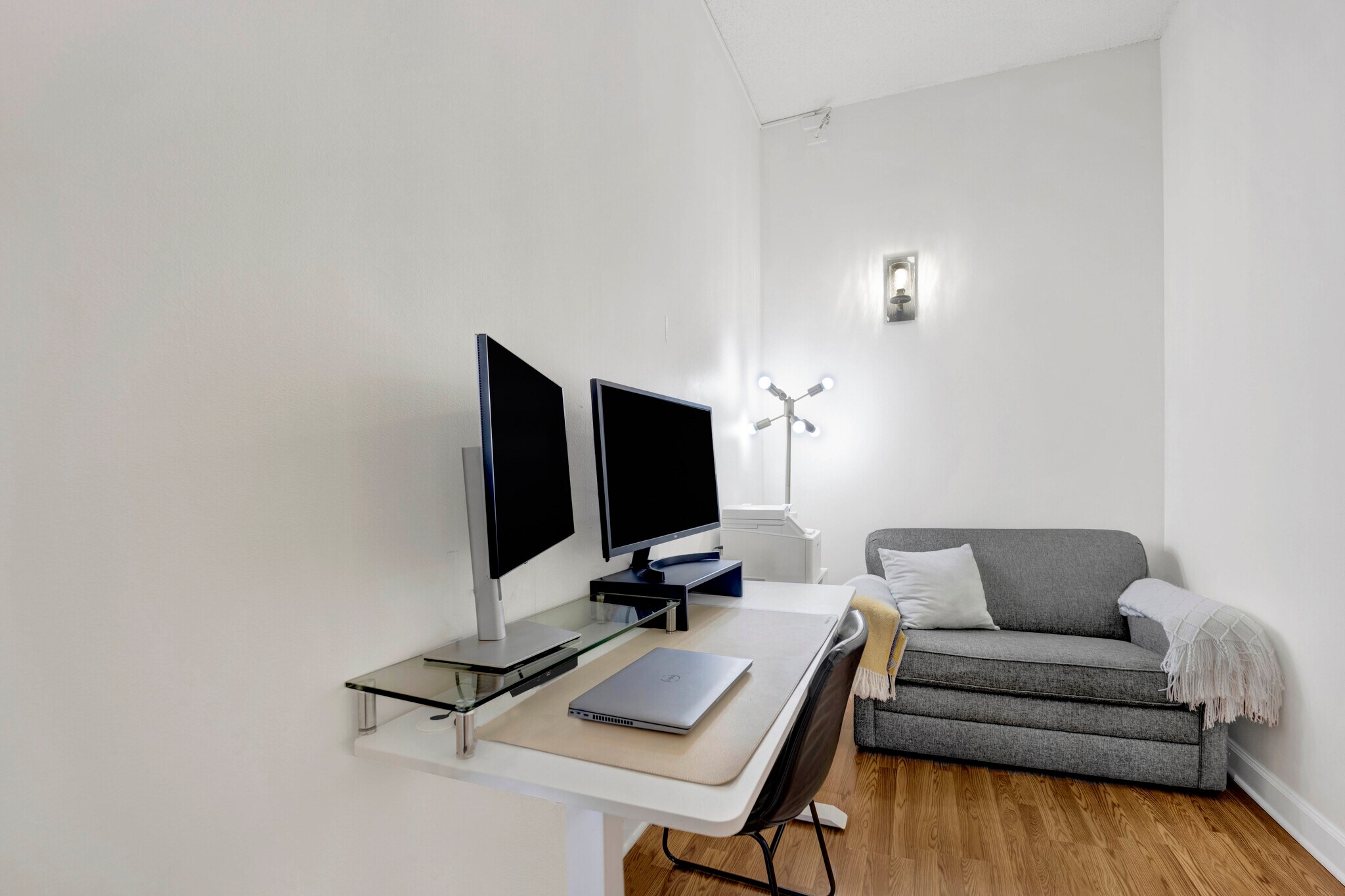 Building Photo - 600 S Dearborn St