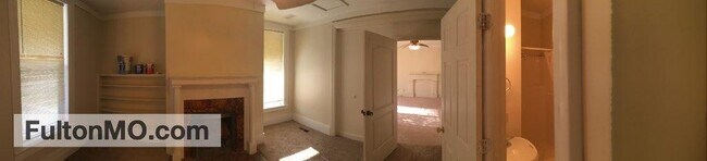 Building Photo - 301 West 5th Street Apartment A