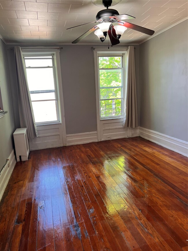 Building Photo - 73-39 71st Pl