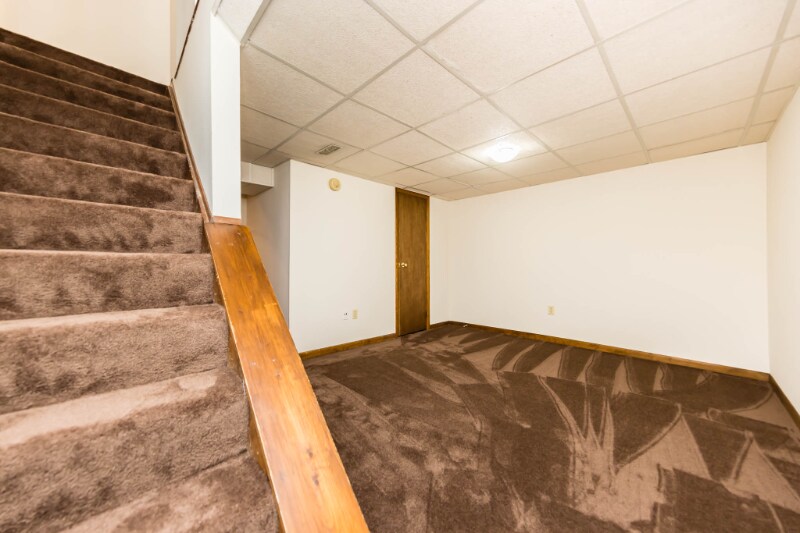 Building Photo - 818 Annagladys Dr