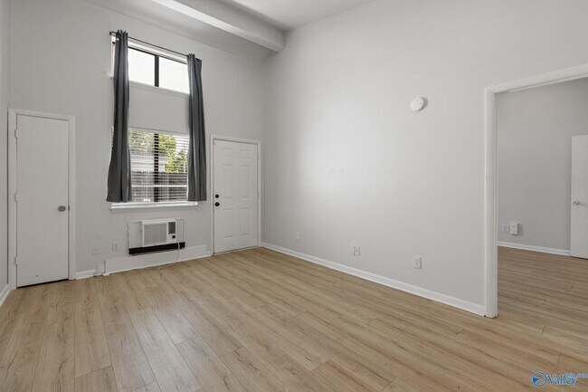 Building Photo - 3704 Squaw Valley Dr SW