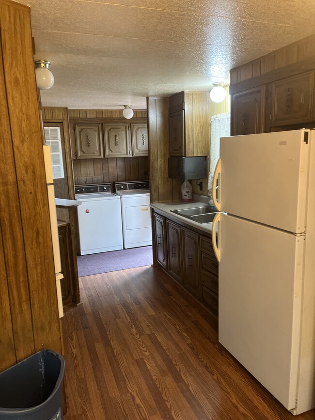 Building Photo - 1639 17 Mile Rd