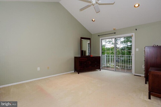 Building Photo - 109 Deer Run Ct