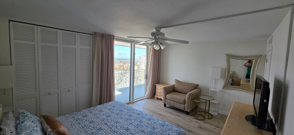 Building Photo - 3047 S Atlantic