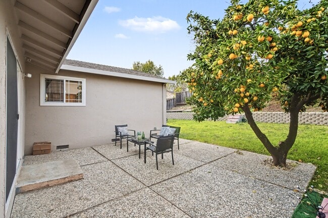 Building Photo - Modern 3BD Home with Eco Water Systems, EV Charging & Designer Finishes – Prime San Jose Locale