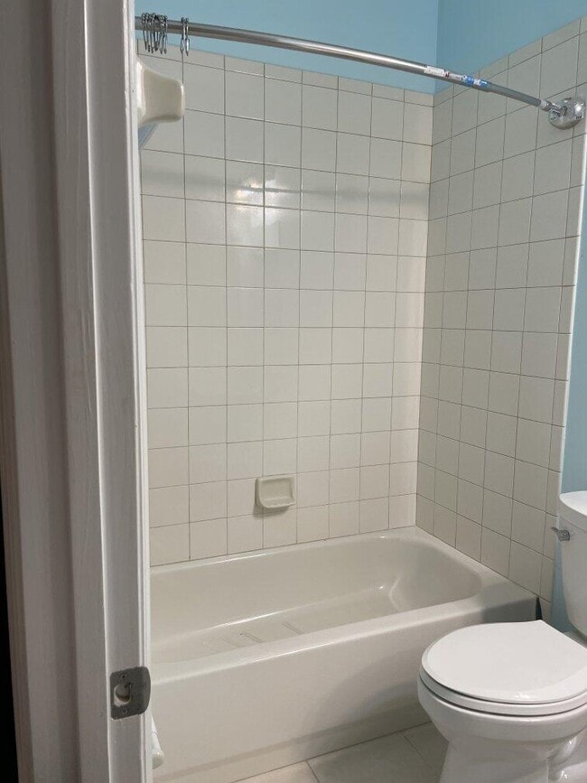 Building Photo - 138 Lismore Ln