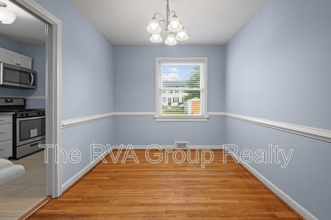Building Photo - 3411 Oxnard Rd