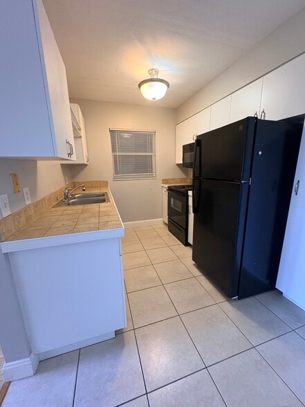 Building Photo - 4870 S Atlantic Ave