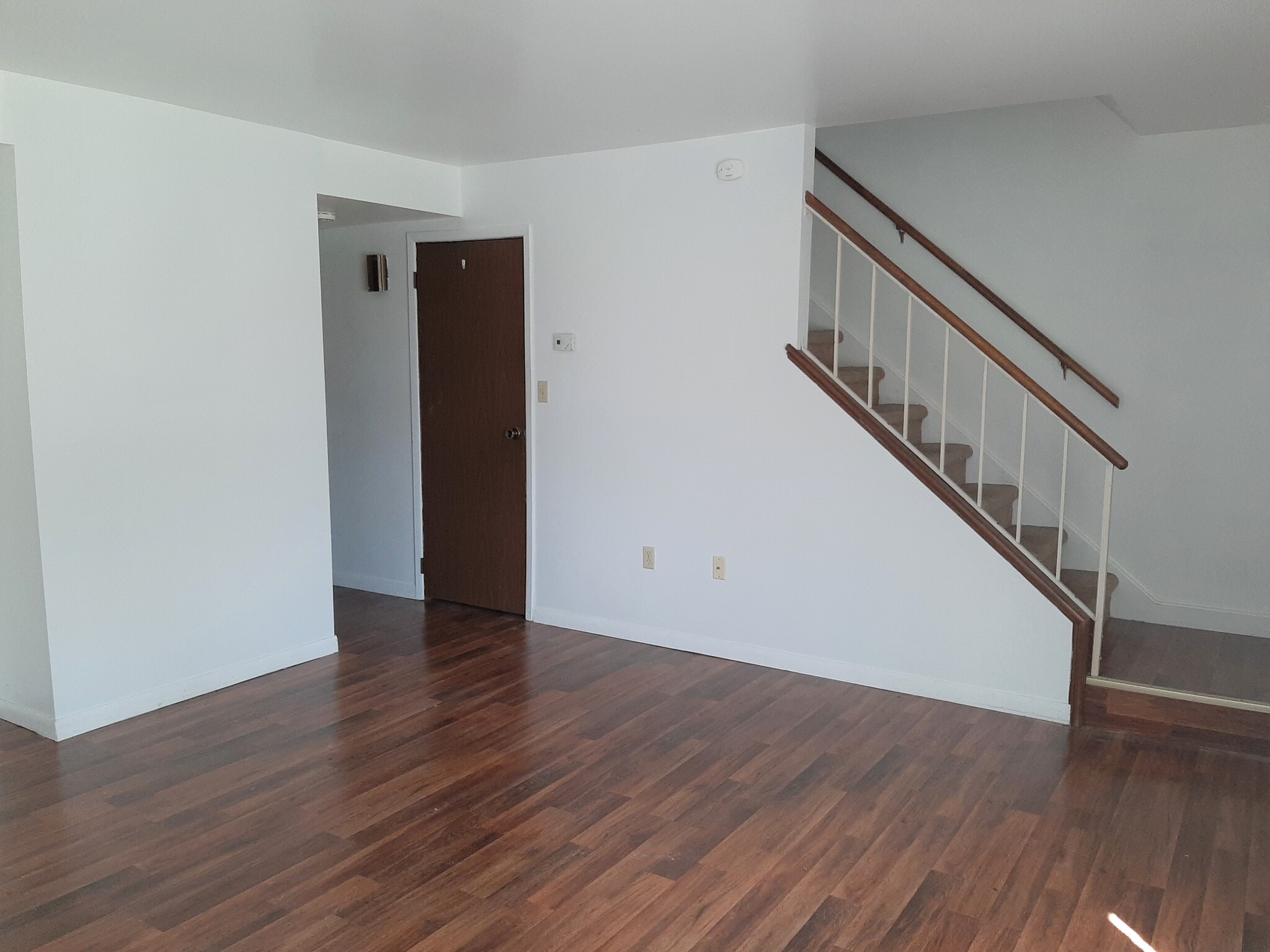 Building Photo - 618 N Terrace Dr