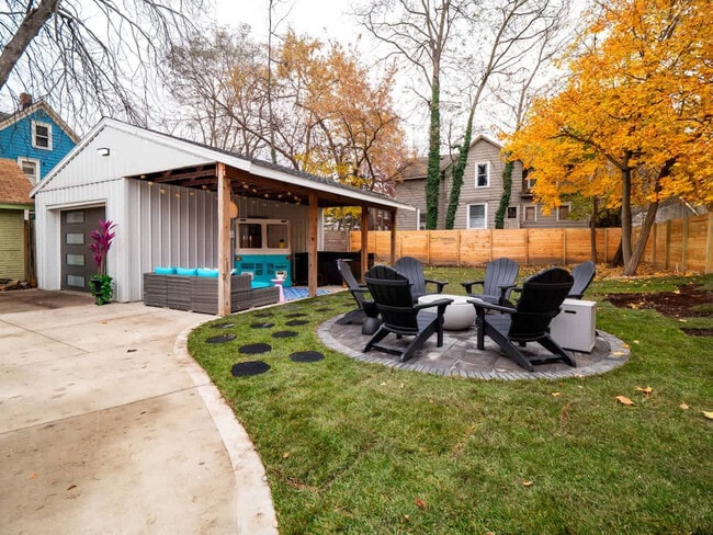 Building Photo - 25 N Rose Blvd